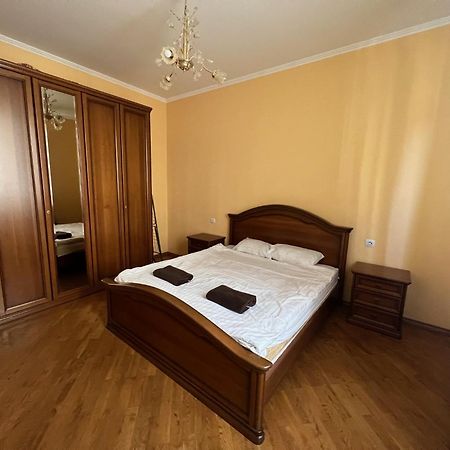 Central House Lviv Exterior foto